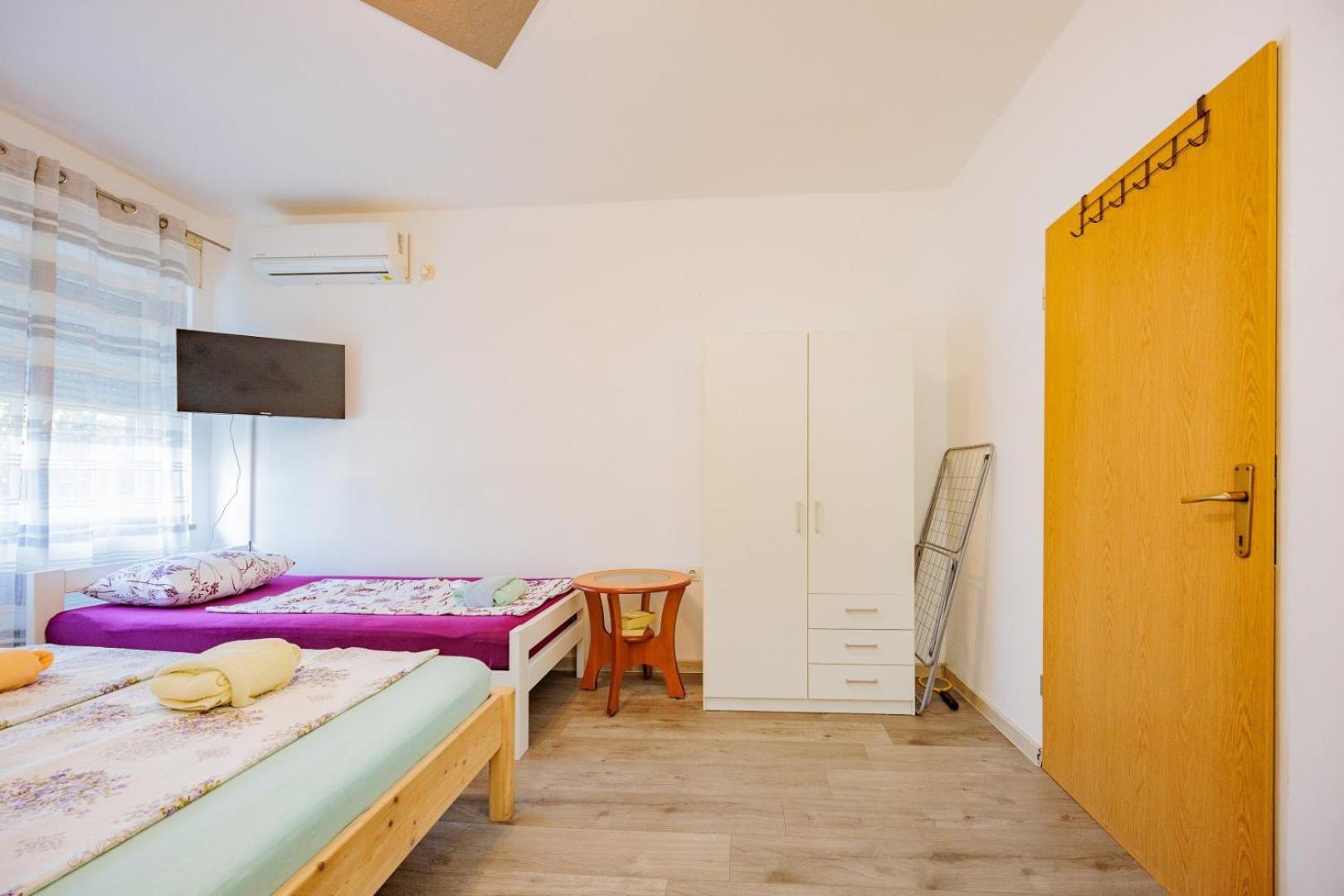 Crowonder Lucky Holiday House With Pool And Patio 30 Meters From The Beach Задар Экстерьер фото