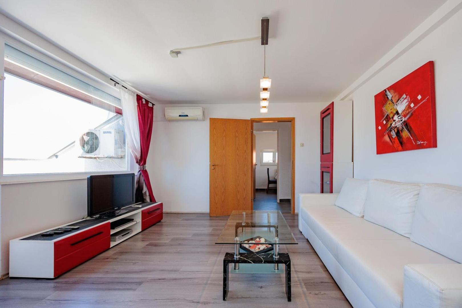 Crowonder Lucky Holiday House With Pool And Patio 30 Meters From The Beach Задар Экстерьер фото