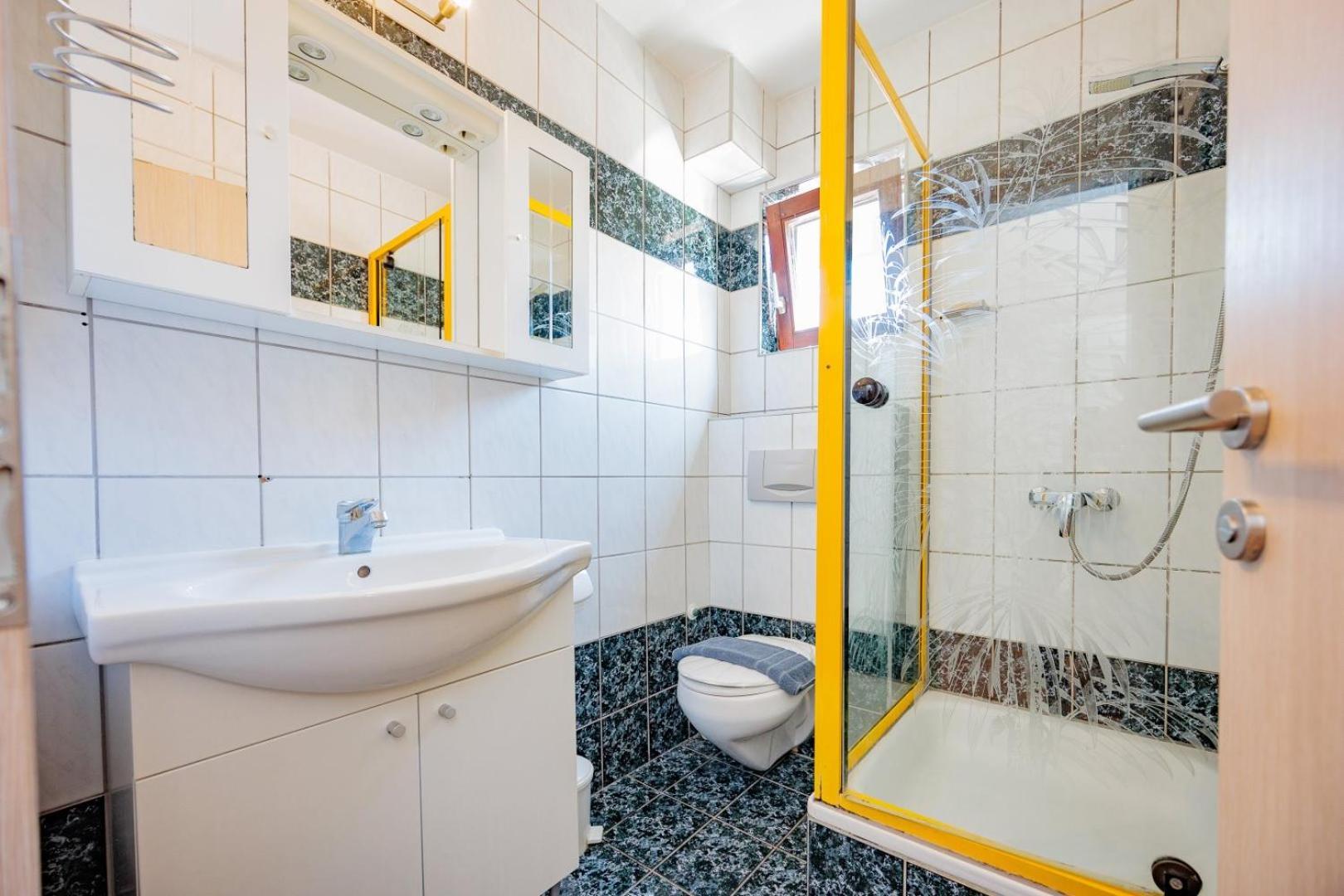Crowonder Lucky Holiday House With Pool And Patio 30 Meters From The Beach Задар Экстерьер фото