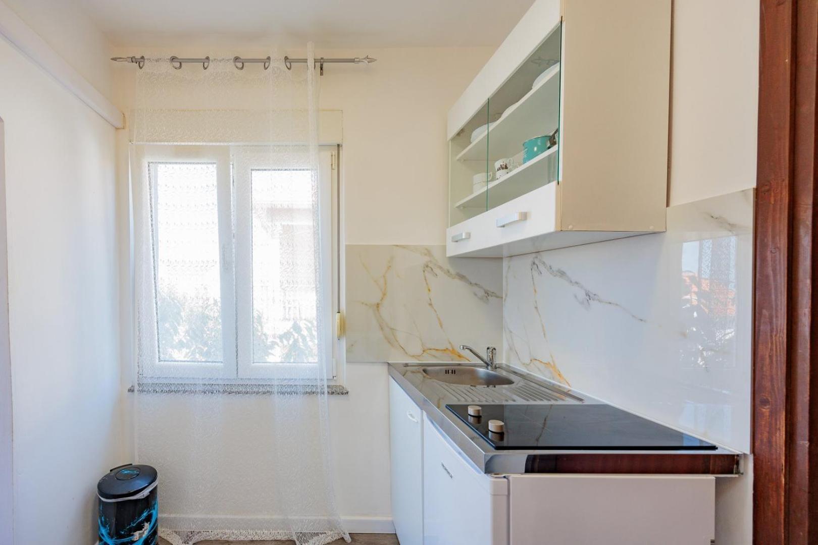 Crowonder Lucky Holiday House With Pool And Patio 30 Meters From The Beach Задар Экстерьер фото